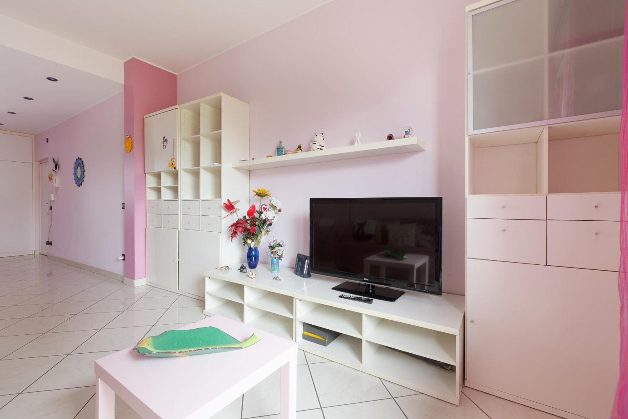 Mac Mahon - Colorful With Balcony! * Milán