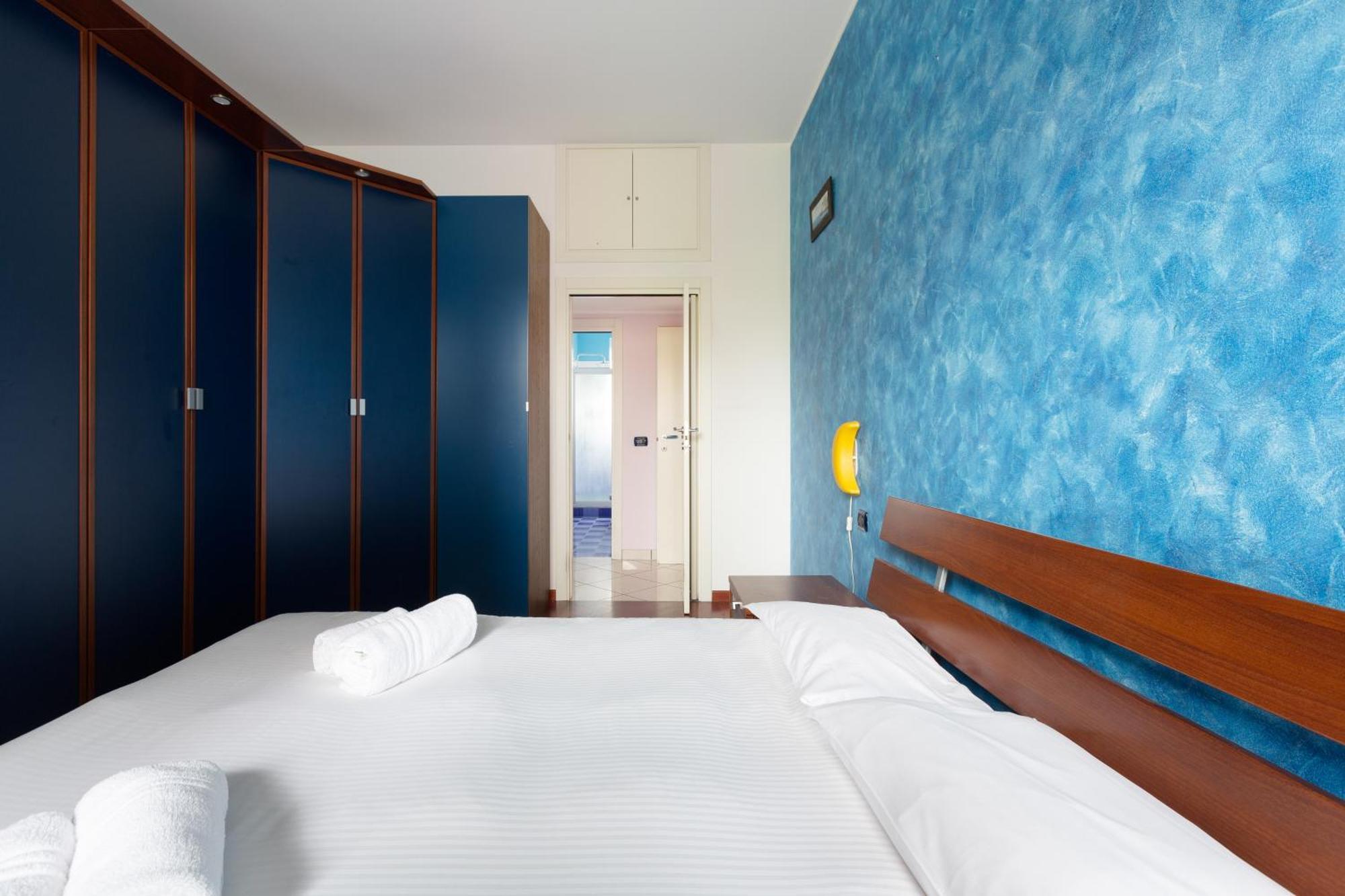 Apartamento Mac Mahon - Colorful With Balcony! Milán